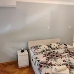 Marina's Place Split