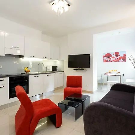 Marina's Place Apartment *
