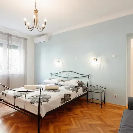 Marina's Place Apartment
