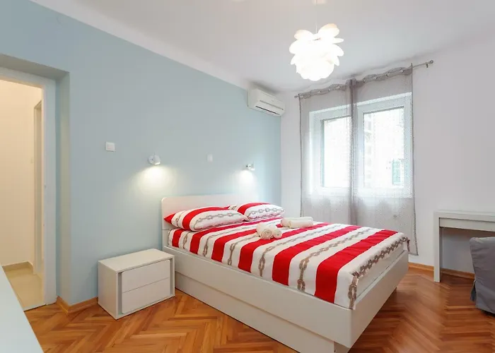 아파트 Marina's Place *